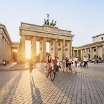Amazing In The Heart Of Next To Check Point Charlie, 1 To 4 Guests