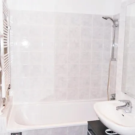 Wonderful And Cosy In The Heart Of Berlin, 1 Bedroom, 1 Living With Comfortable Bed Couch Apartment