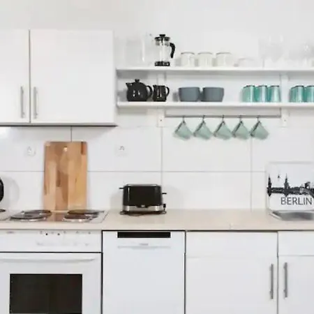 Wonderful And Cosy In The Heart Of Berlin, 1 Bedroom, 1 Living With Comfortable Bed Couch Apartment *