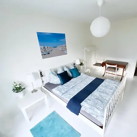 Wonderful And Cosy In The Heart Of Berlin, 1 Bedroom, 1 Living With Comfortable Bed Couch Apartment