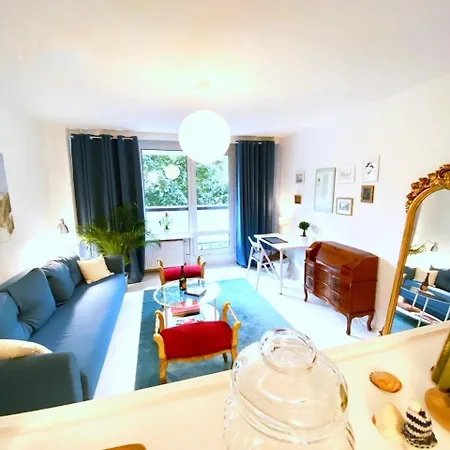 Wonderful And Cosy In The Heart Of Berlin, 1 Bedroom, 1 Living With Comfortable Bed Couch *