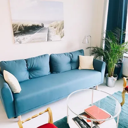 Apartment Wonderful And Cosy In The Heart Of Berlin, 1 Bedroom, 1 Living With Comfortable Bed Couch *