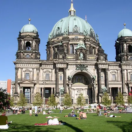 Wonderful And Cosy In The Heart Of Berlin, 1 Bedroom, 1 Living With Comfortable Bed Couch Apartment *