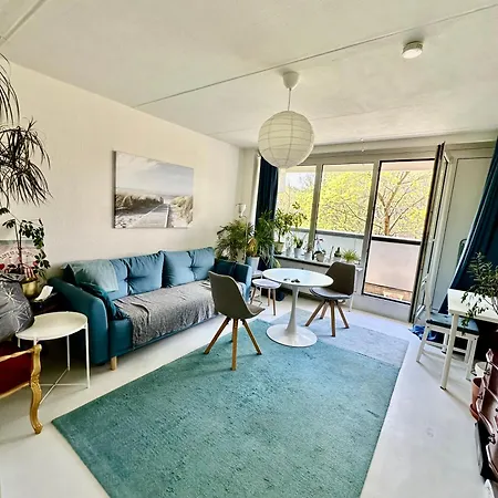 Apartment Wonderful And Cosy In The Heart Of Berlin, 1 Bedroom, 1 Living With Comfortable Bed Couch *