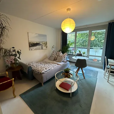Apartment Wonderful And Cosy In The Heart Of Berlin, Next To Check Point Charlie, 1 To 4 Guests
