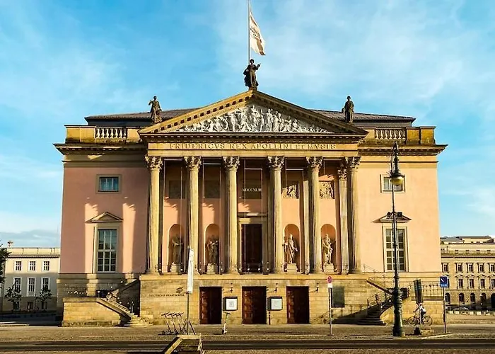 Amazing In The Heart Of Next To Check Point Charlie, 1 To 4 Guests